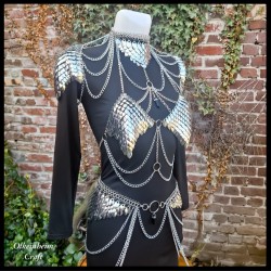 tenue de l'inquisitrice